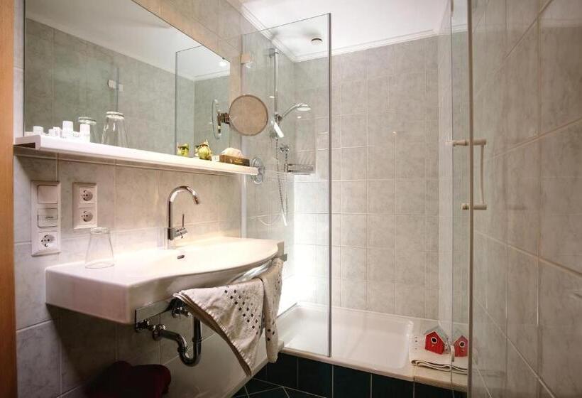 Номер Стандарт Вид на Горы, Seehotel & Seeapartments Kärntnerhof  Direkt Am See!