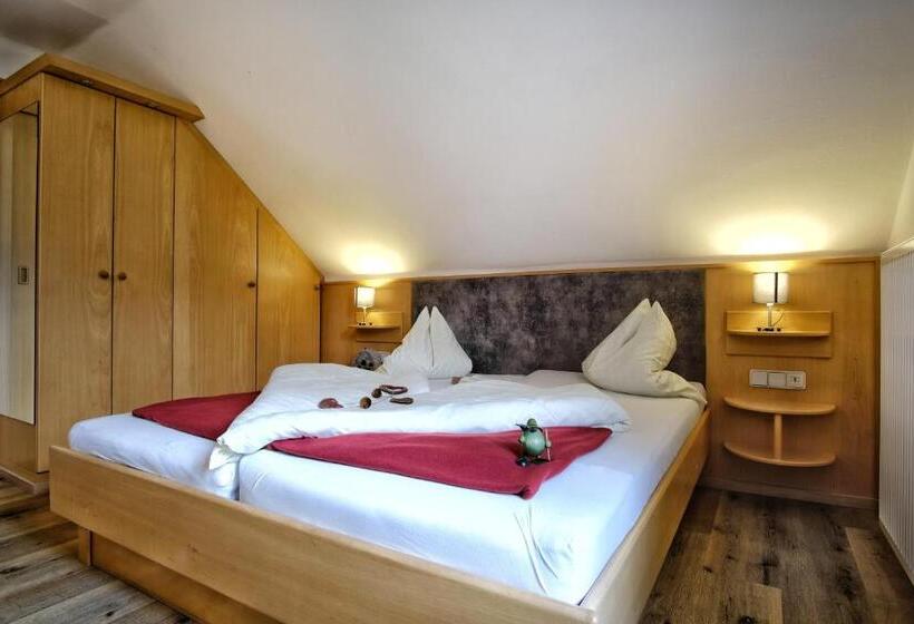 Люкс Кровать Кинг, Seehotel & Seeapartments Kärntnerhof  Direkt Am See!
