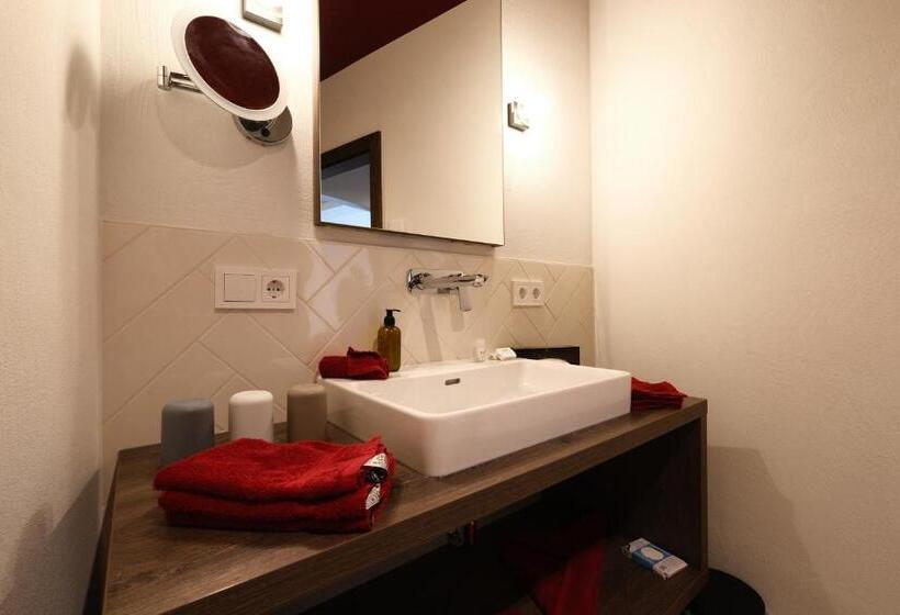 Апартаменты 1 Спальня Нижний Этаж, Seehotel & Seeapartments Kärntnerhof  Direkt Am See!