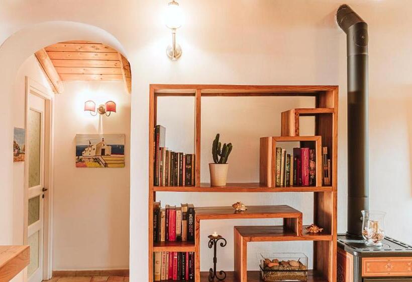 سوییت با چشم‌انداز دریا, Villa Lieta