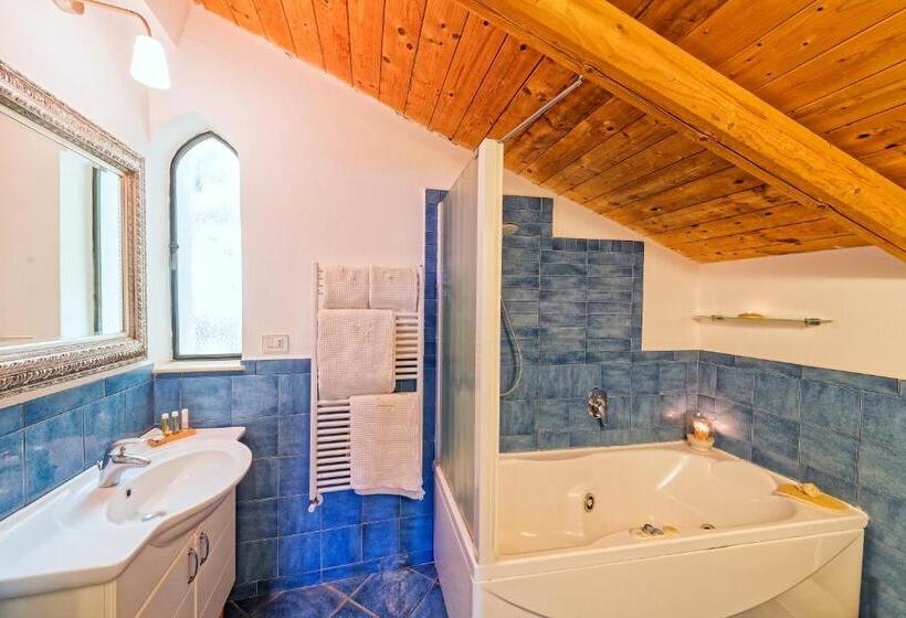 سوییت با چشم‌انداز دریا, Villa Lieta
