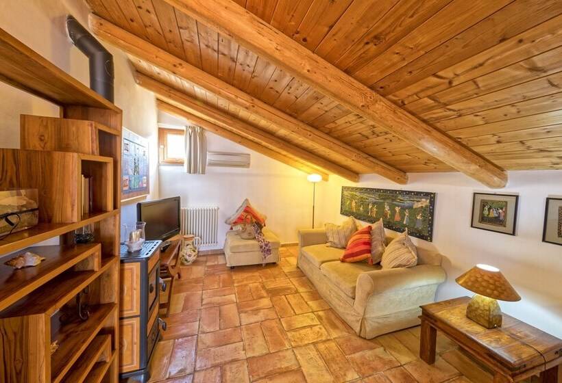 سوییت با چشم‌انداز دریا, Villa Lieta