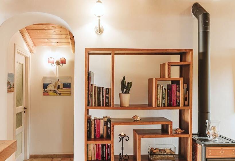 سوییت با چشم‌انداز دریا, Villa Lieta