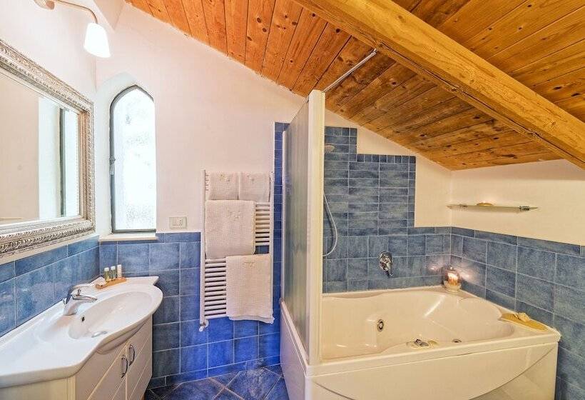 سوییت با چشم‌انداز دریا, Villa Lieta