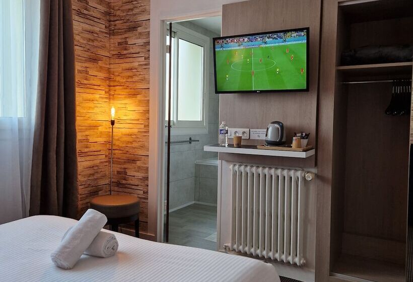 اتاق راحتی, L Hôtel Bristol