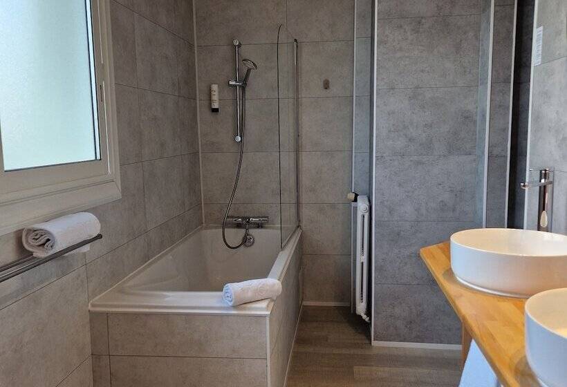 اتاق راحتی, L Hôtel Bristol