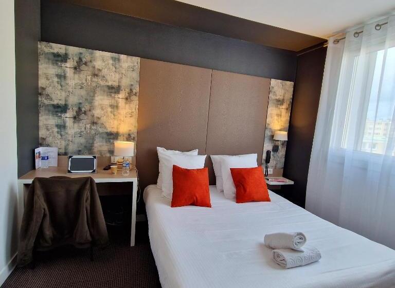 اتاق راحتی, L Hôtel Bristol