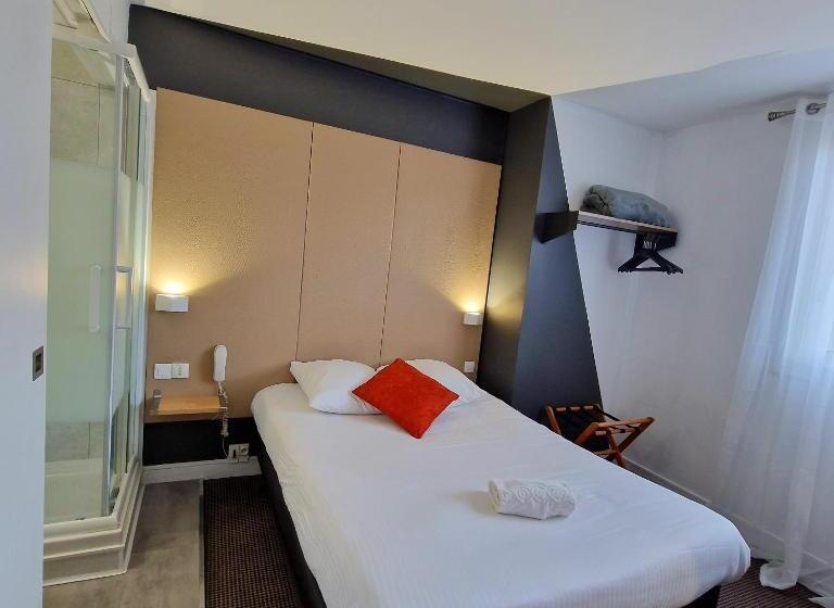 اتاق عادی, L Hôtel Bristol