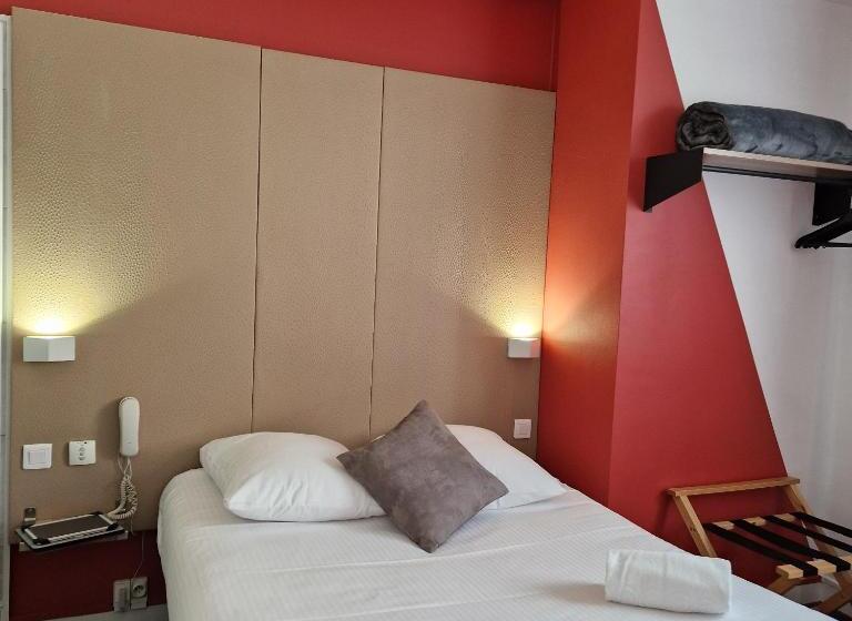 اتاق عادی, L Hôtel Bristol