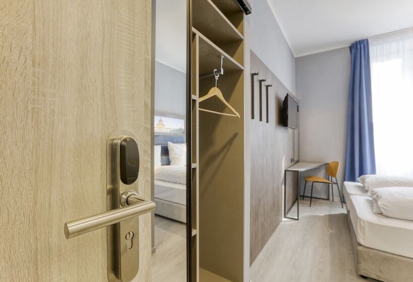 اتاق استاندارد یک نفره, Smart Stay Hotel Station