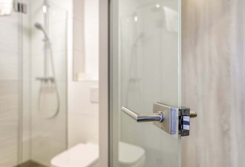 اتاق استاندارد یک نفره, Smart Stay Hotel Station