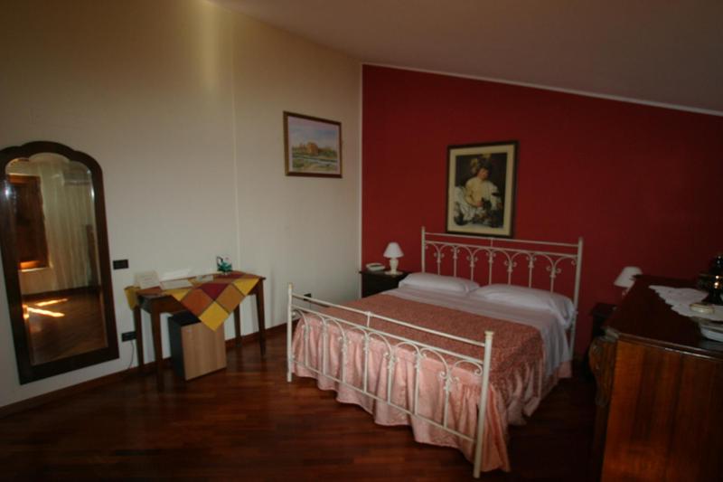 Номер Стандарт, Tavernola  Locanda Di Campagna