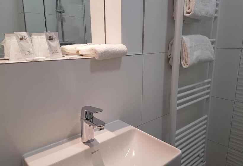 اتاق استاندارد یک نفره, Smart Stay Hotel Station