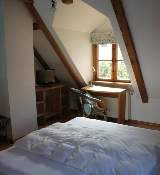 חדר סטנדרט, Schwarzer Adler