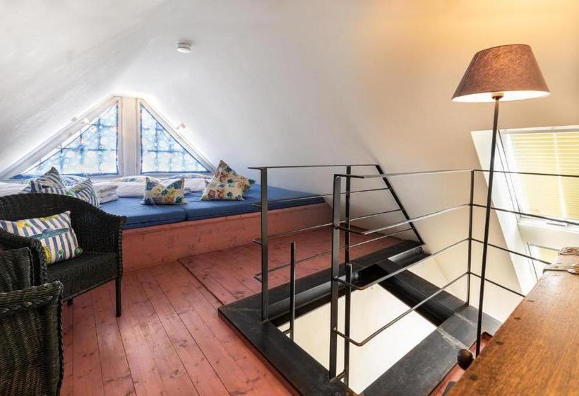Suite with lake view, Seevilla
