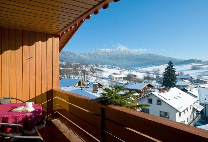 Трехместный Номер Стандарт с Балконом, Gasthof Metzgerei Stöberl
