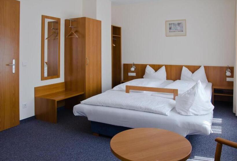 Номер Стандарт Трехместный, Gästehaus Zur Kurve