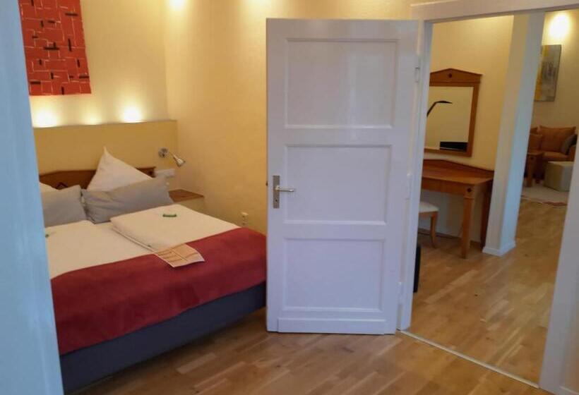 舒适三人间, Schlosshotel Domäne Walberberg