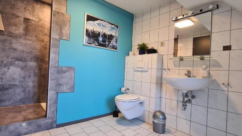 اتاق خانوادگی, Harz Hostel