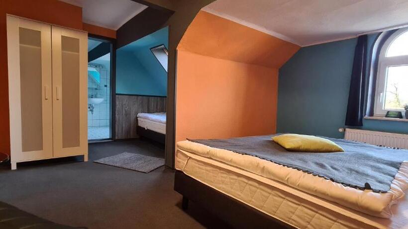 اتاق خانوادگی, Harz Hostel