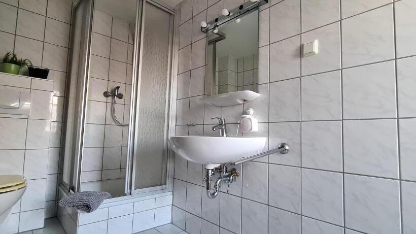 اتاق خانوادگی, Harz Hostel