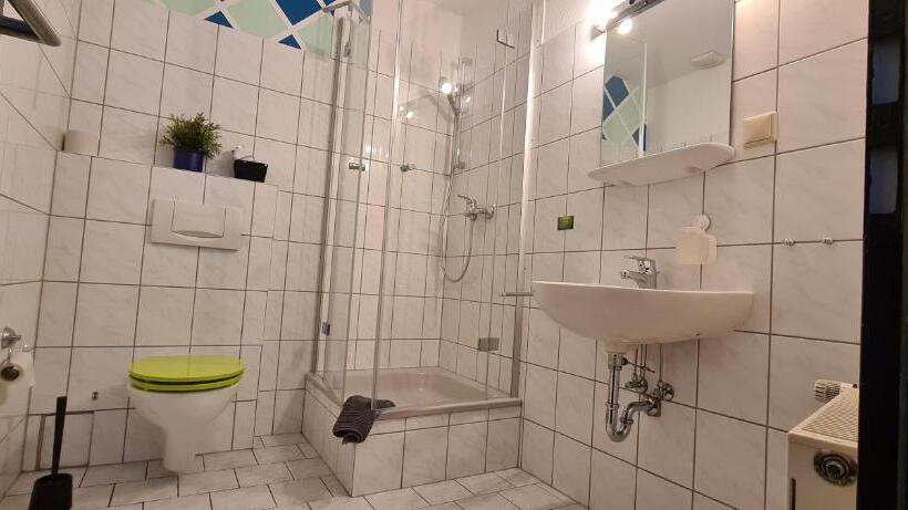 اتاق خانوادگی, Harz Hostel