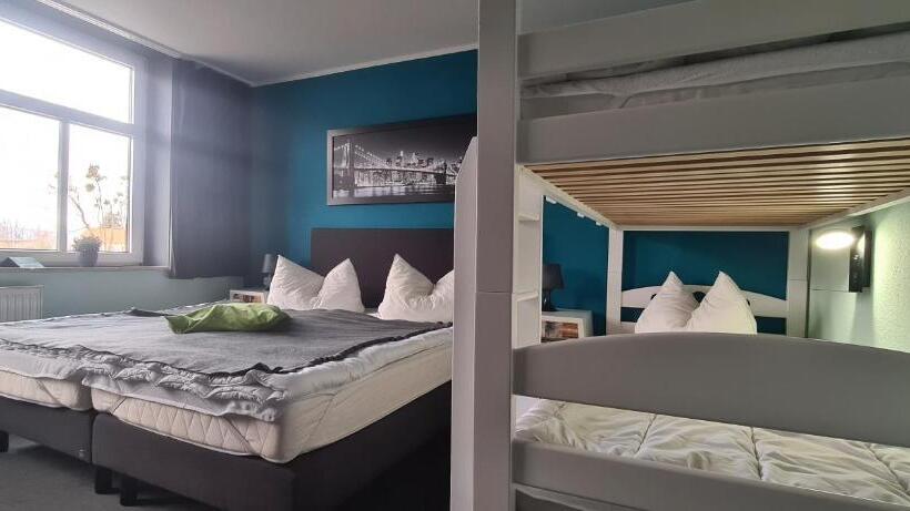 اتاق خانوادگی, Harz Hostel