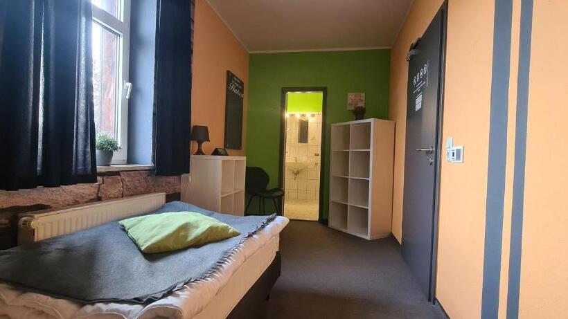 اتاق استاندارد سه نفره, Harz Hostel