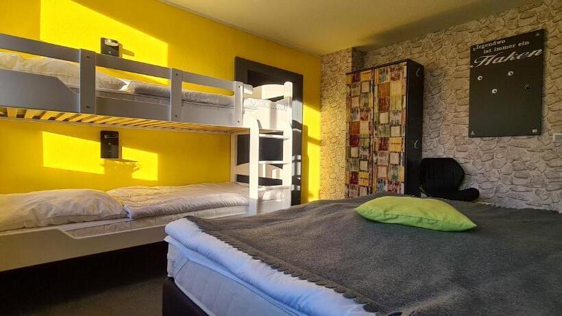 اتاق خانوادگی, Harz Hostel