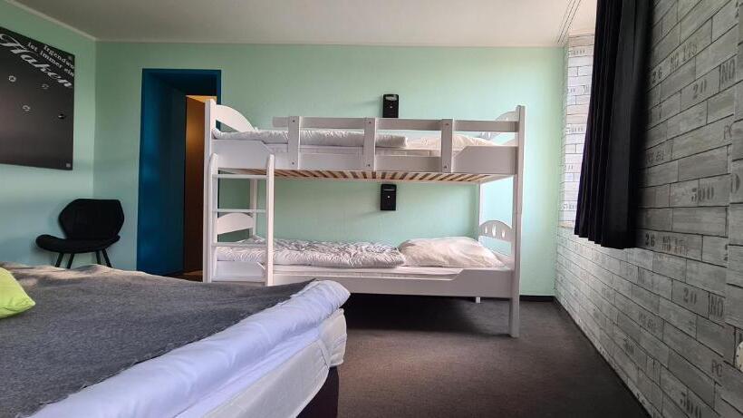 اتاق خانوادگی, Harz Hostel