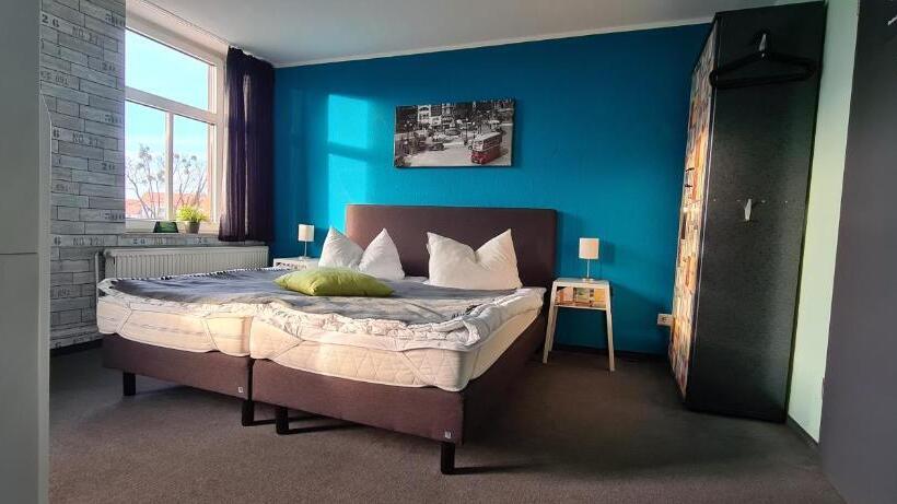 اتاق خانوادگی, Harz Hostel