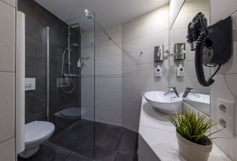 Семейный Номер, Akzent Hotel Restaurant Roter Ochse Rhens Bei Koblenz