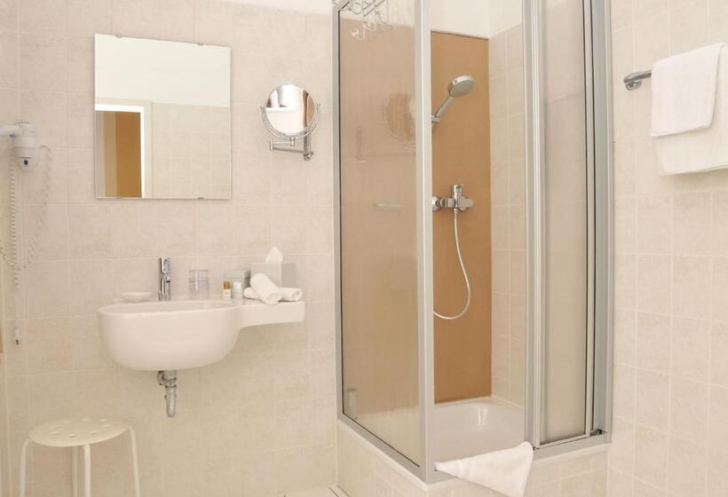 Номер Комфорт, City Hotel Am Wasserturm Halle
