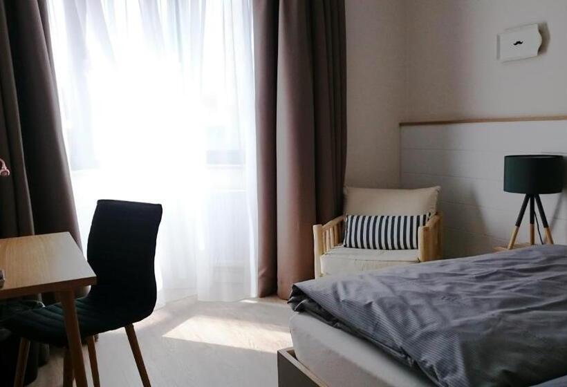 Номер Стандарт, Frühstückshotel Fürstenwerth