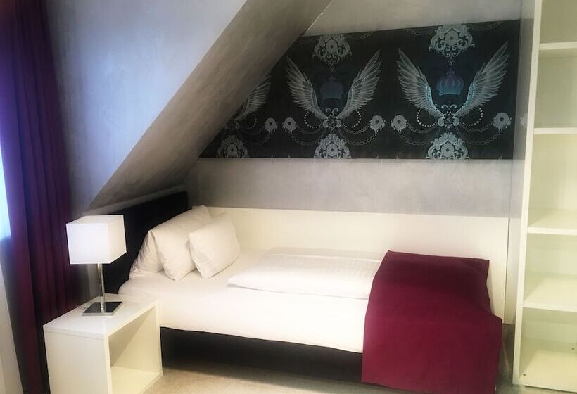 اتاق لوکس یک تخته, Hellers Twenty Four Ii  24h Check In