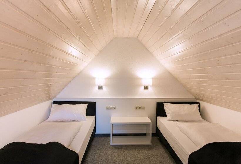 Семейный Номер, Hellers Twenty Four Ii  24h Check In