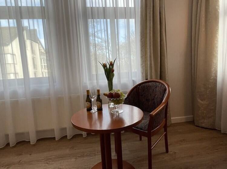 Номер Стандарт, Kolossos Düsseldorf   Neuss