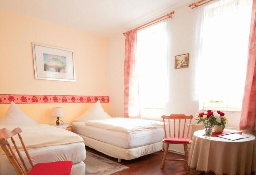 Номер Стандарт, Pension Am Alten Markt