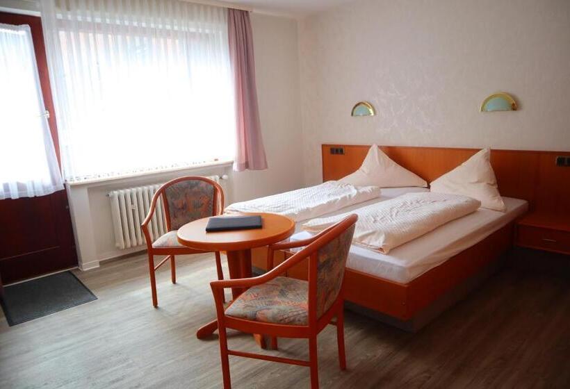 Номер Стандарт, Pension Zur Harburg