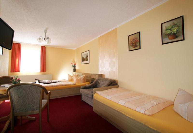 Номер Стандарт Трехместный, Familienhotel Zur Linde