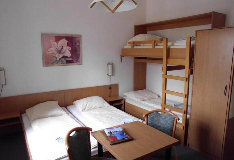 Трехместный Номер Комфорт, Burg Hohnstein