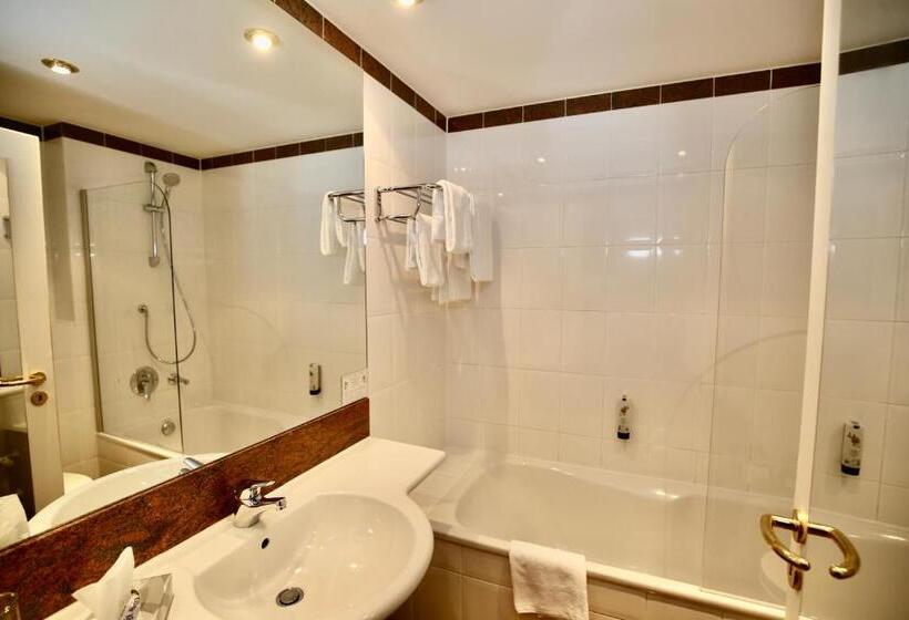 Номер Стандарт с Гостиной, Amedia Hotel & Suites Leipzig, Trademark Collection By Wyndham