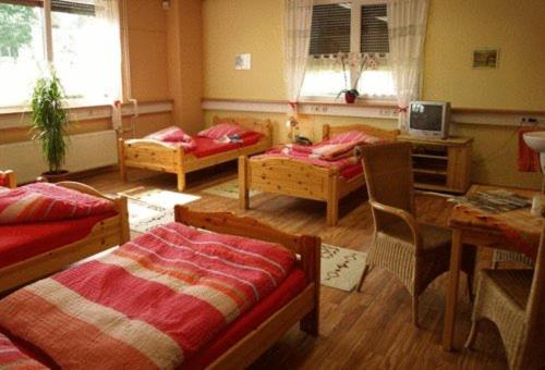 Семейный Номер, Econo Motel Goelzer