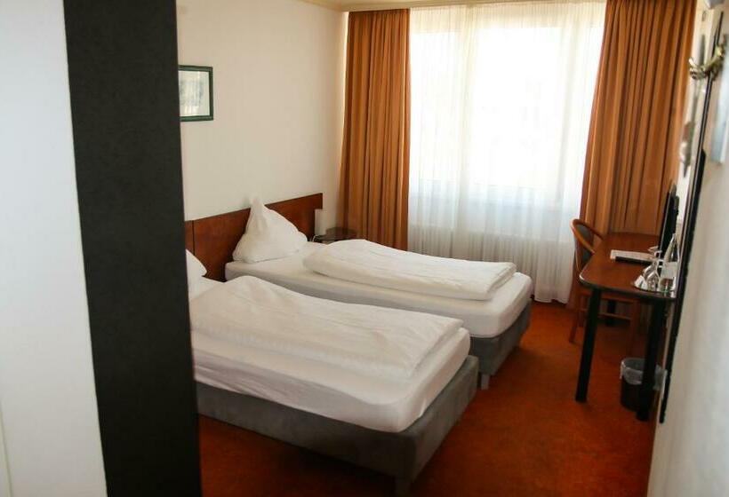 Quarto Estandar, Alpha