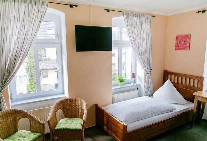 Семейный Номер, Landhotel Airport Inn