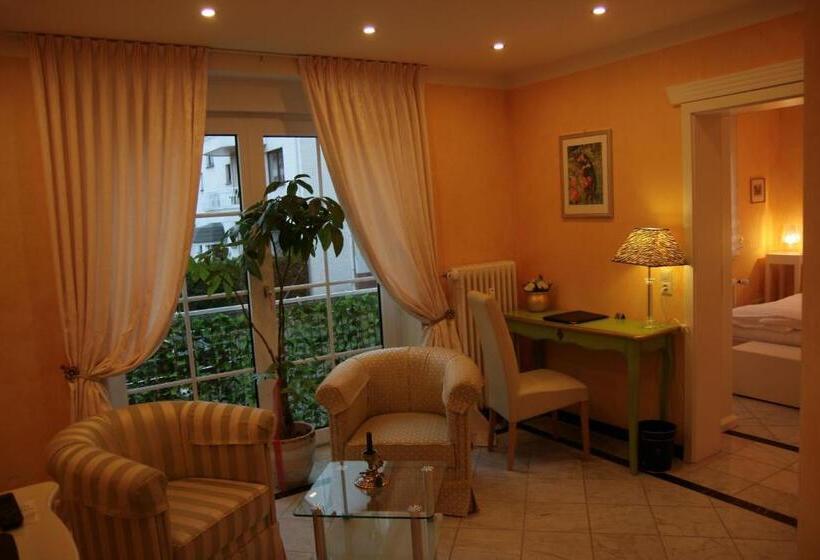 Номер Deluxe, Stadtresidenz
