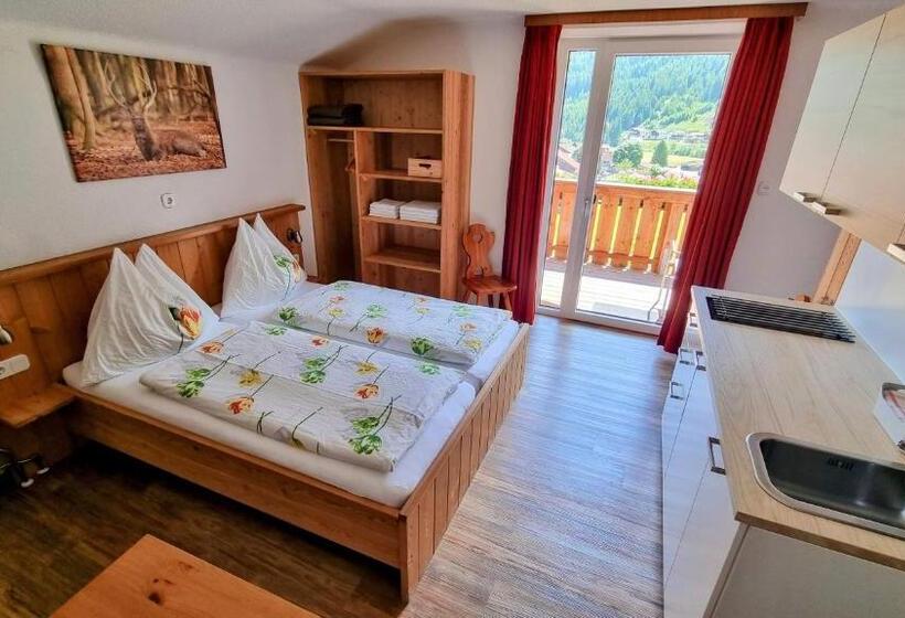 Семейное Студио, Gästehaus Landhaus Tyrol