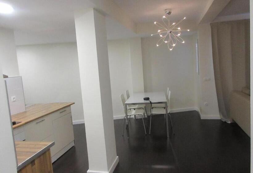 استودیوی استاندارد, Dormavalencia Hostel