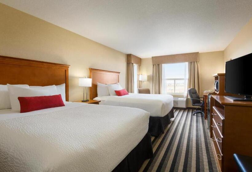 Люкс, Days Inn & Suites By Wyndham Edmonton Airport