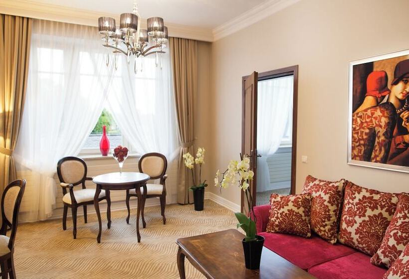 سوییت جونیور, Rezydencja Luxury Hotel Bytom Piekary śląskie